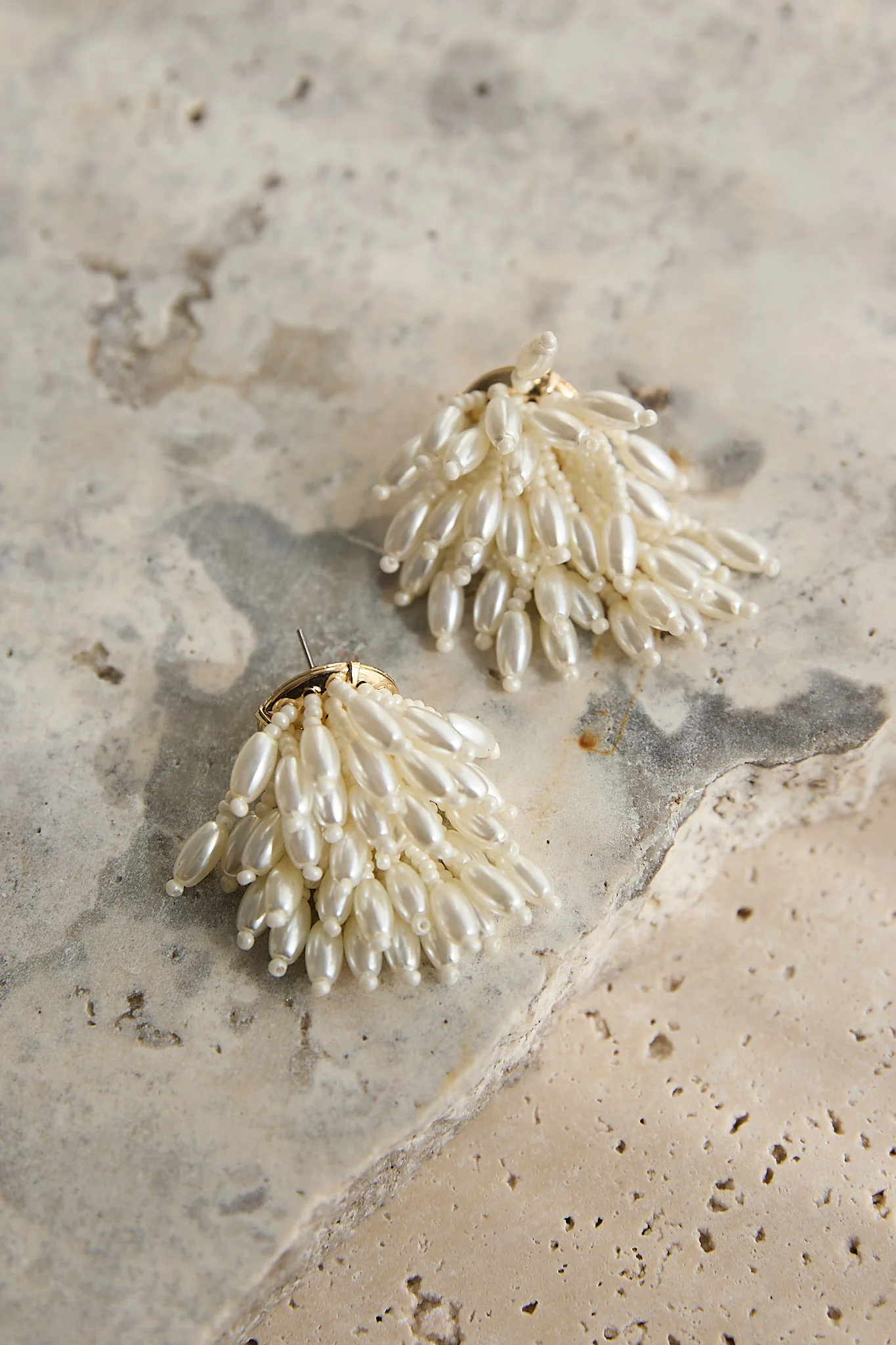 Rayn Cluster Earrings Pearl - Image 2