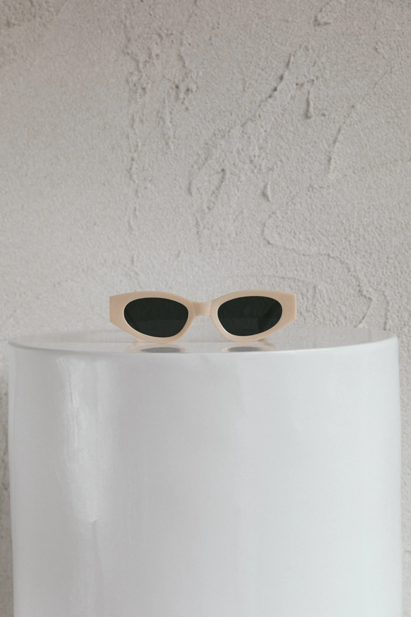Regina Cat-eye Acetate Sunglasses Cream - Image 3
