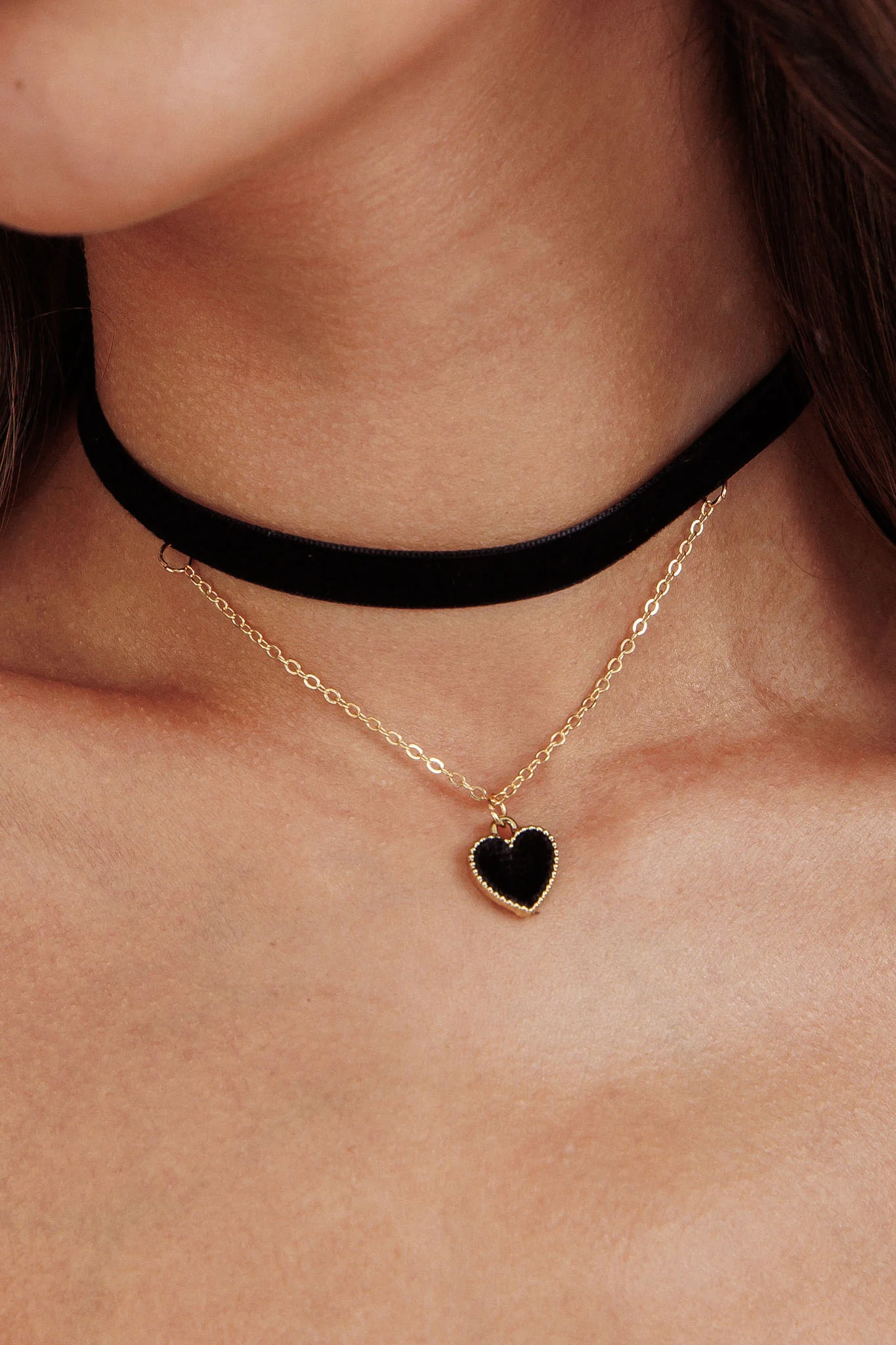 Rosie Velvet Heart Choker Necklace Black - Image 3