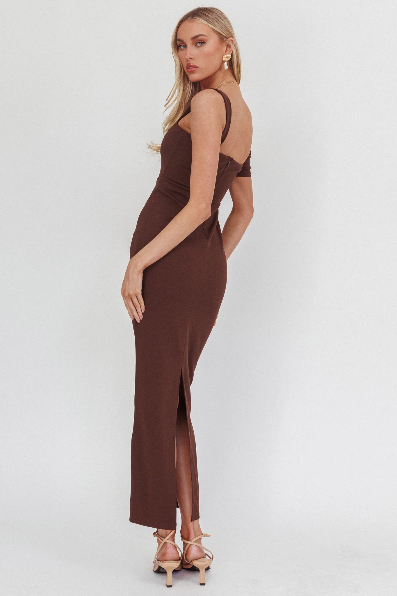 Saffra Asymmetric Shoulder Maxi Dress Chocolate - Image 2