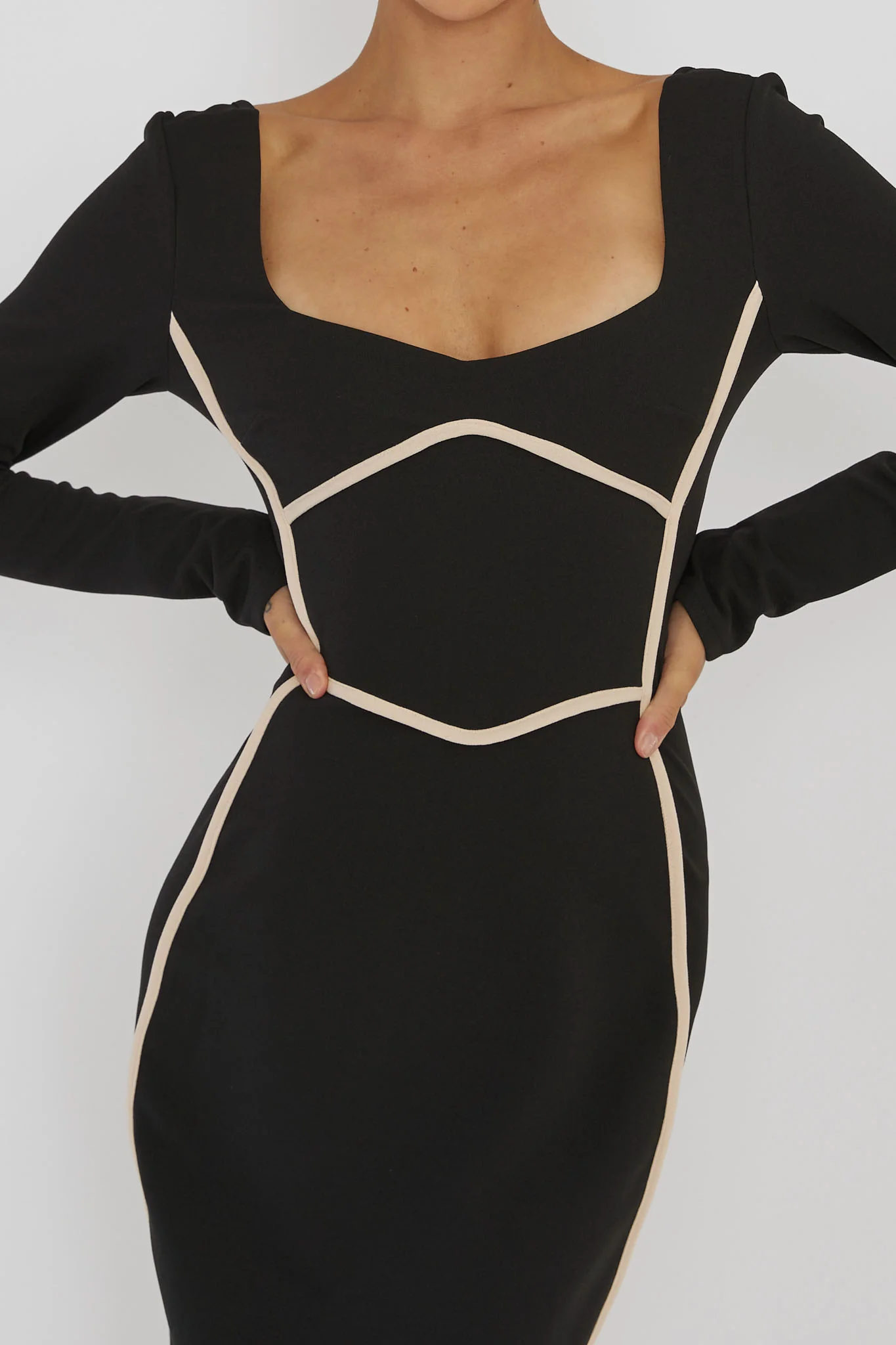 Shenae Long Sleeve Piping Midi Dress Black - Image 5
