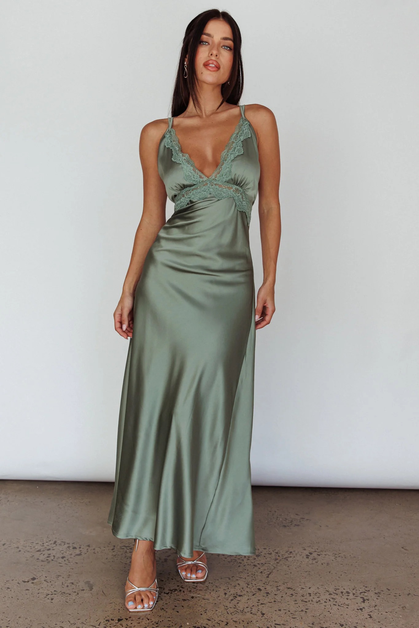 Signature Lace Trim Midi Dress Sage - Image 3