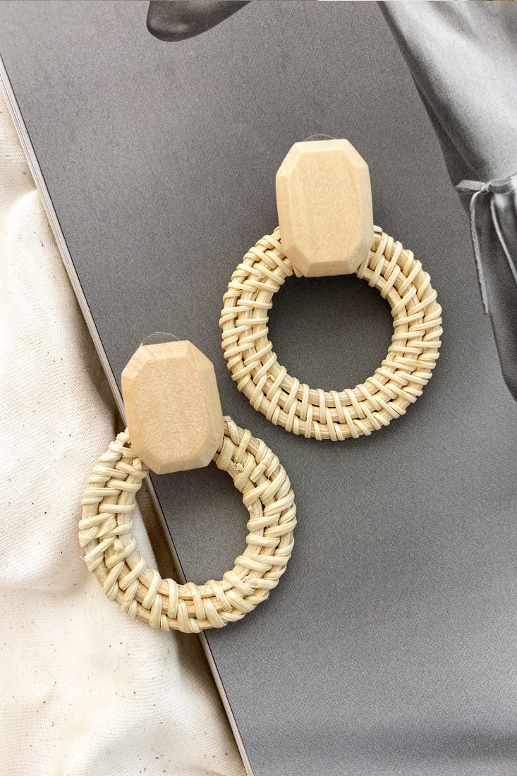 Sirocco Woven Straw Circle Earrings White - Image 4