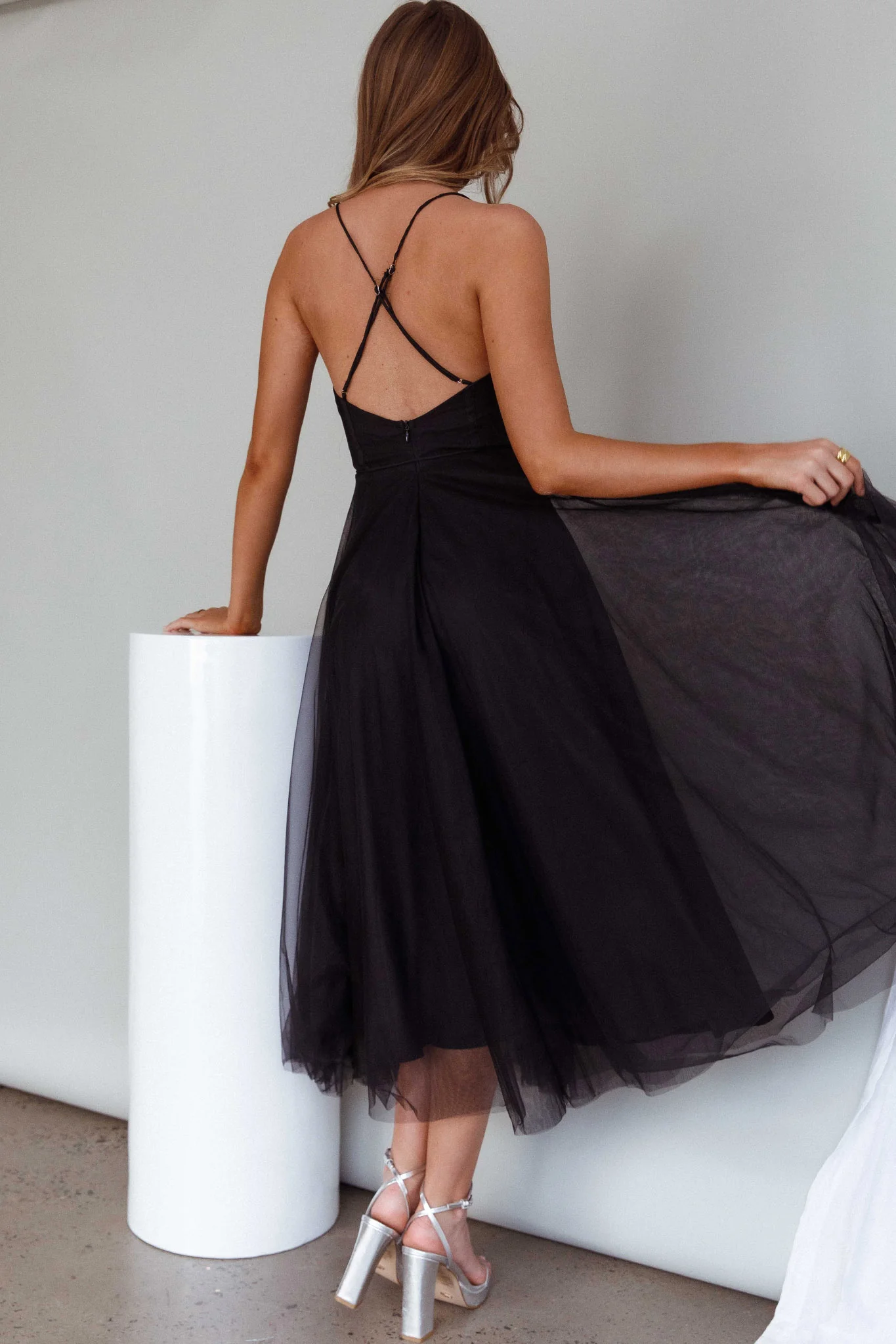 Smitten Sweetheart Neckline Chiffon Midi Dress Black - Image 2