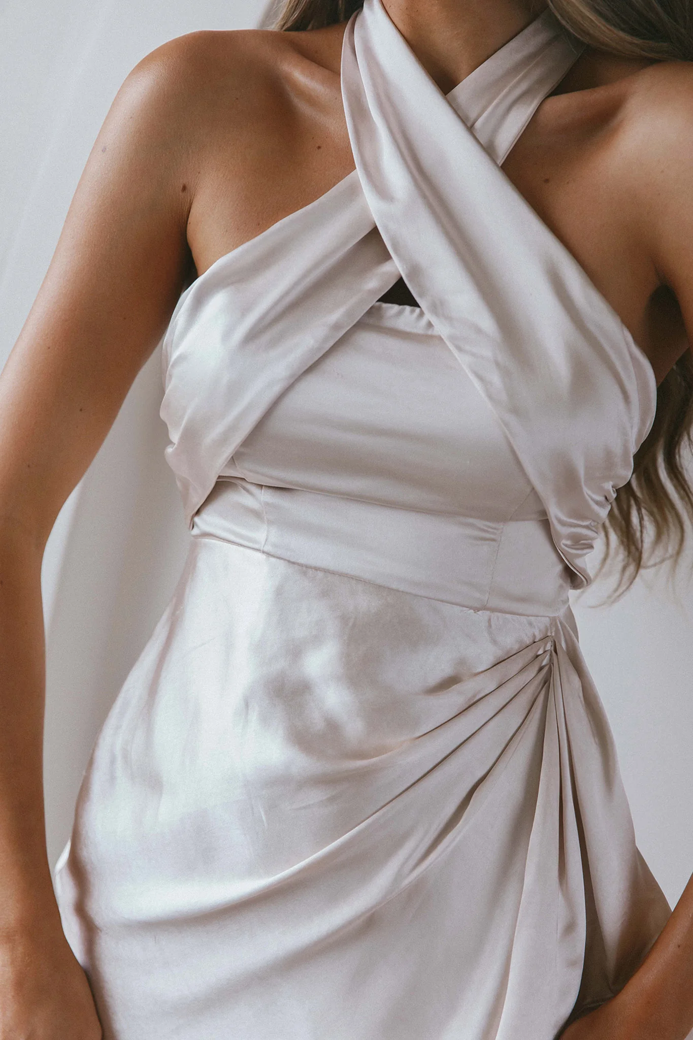 Stars Align Halterneck Satin Dress Champagne - Image 4