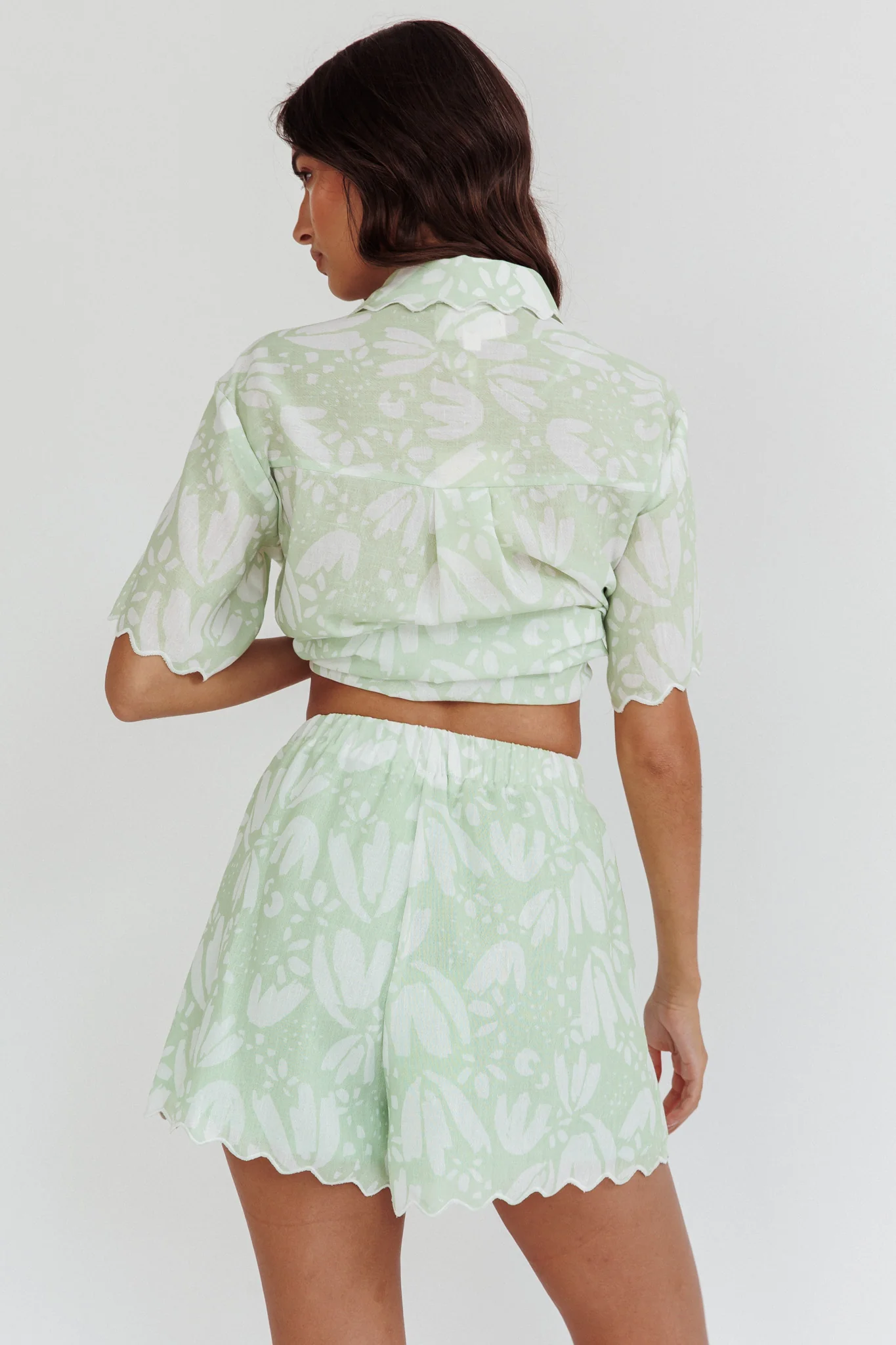 Swing Of Things Scalloped Elastic Waist Shorts Print Sage - Image 3