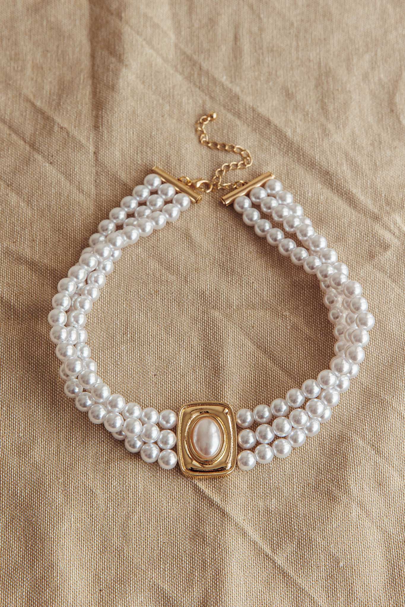 Tamra Squoval Pendant Necklace Gold Pearl - Image 2