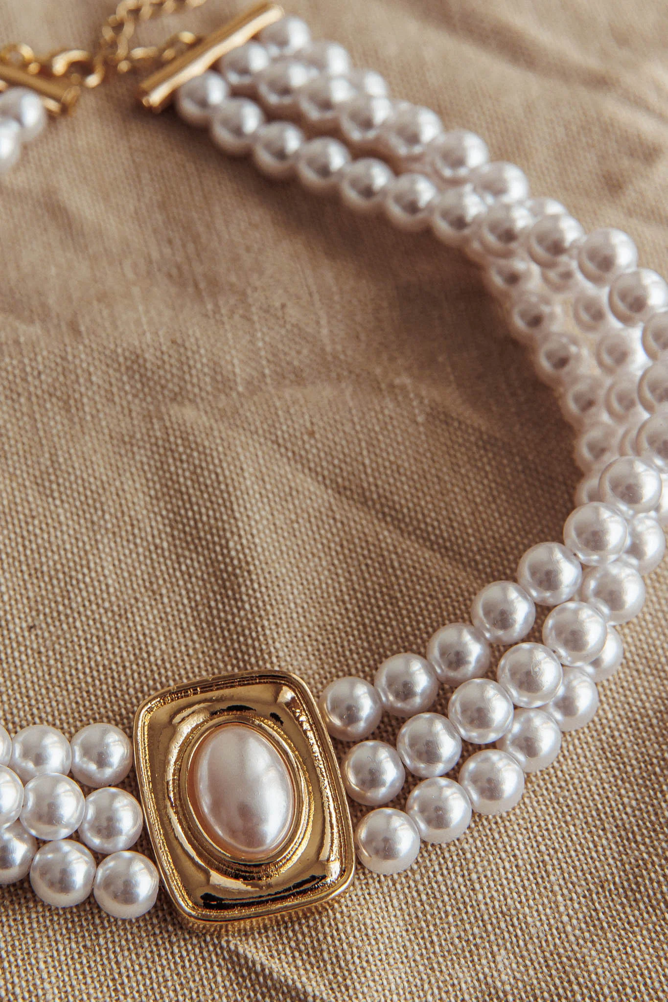 Tamra Squoval Pendant Necklace Gold Pearl - Image 4