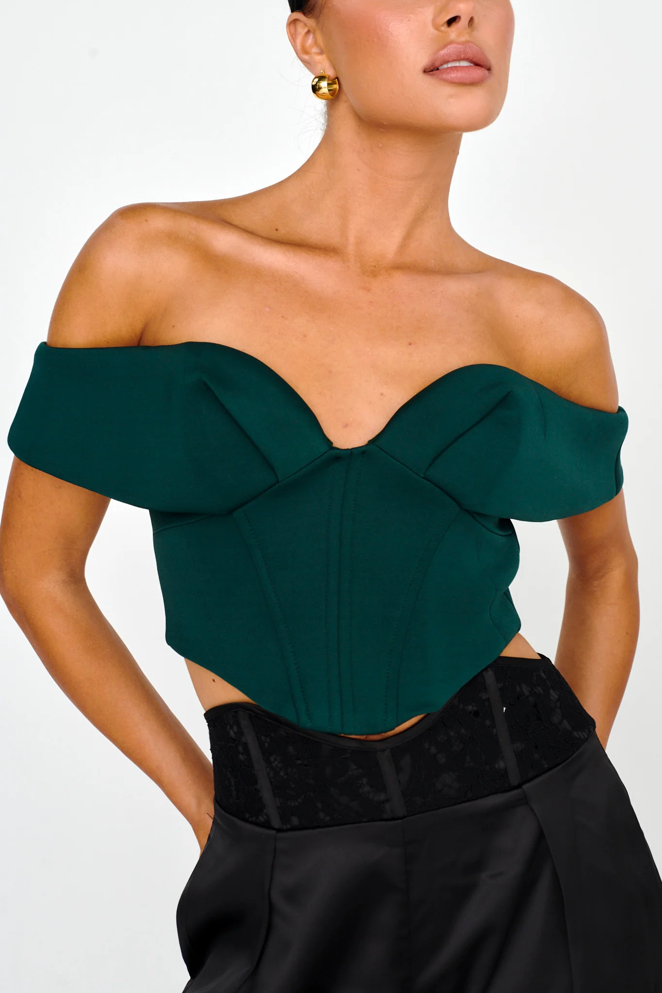 Tenicka Off-Shoulder Crop Top Hunter - Image 4