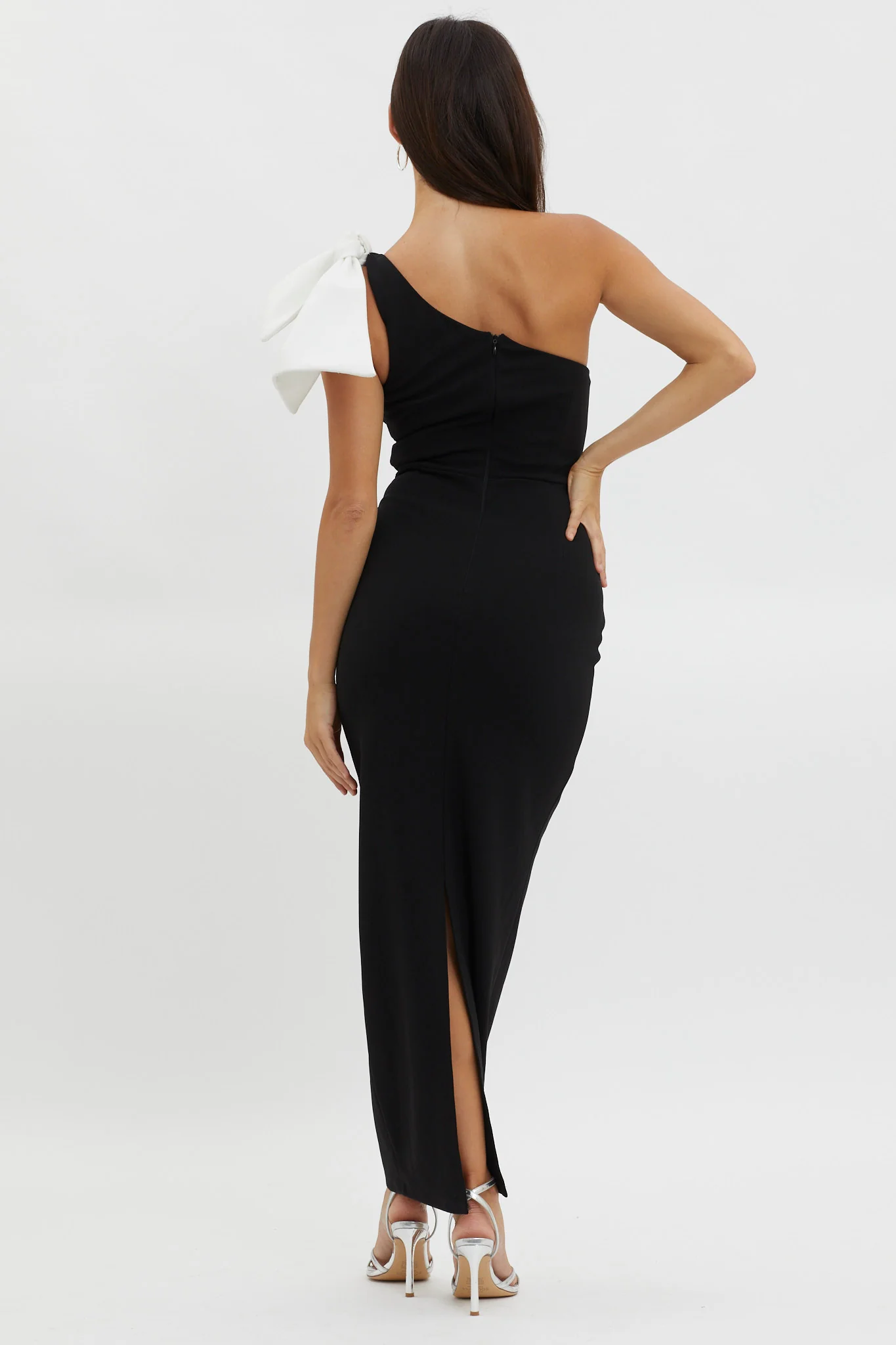 Tiffany One-Shoulder Bow Maxi Dress Black - Image 2