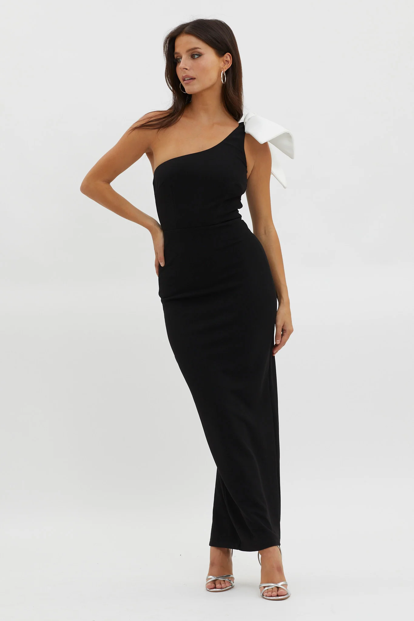 Tiffany One-Shoulder Bow Maxi Dress Black - Image 4