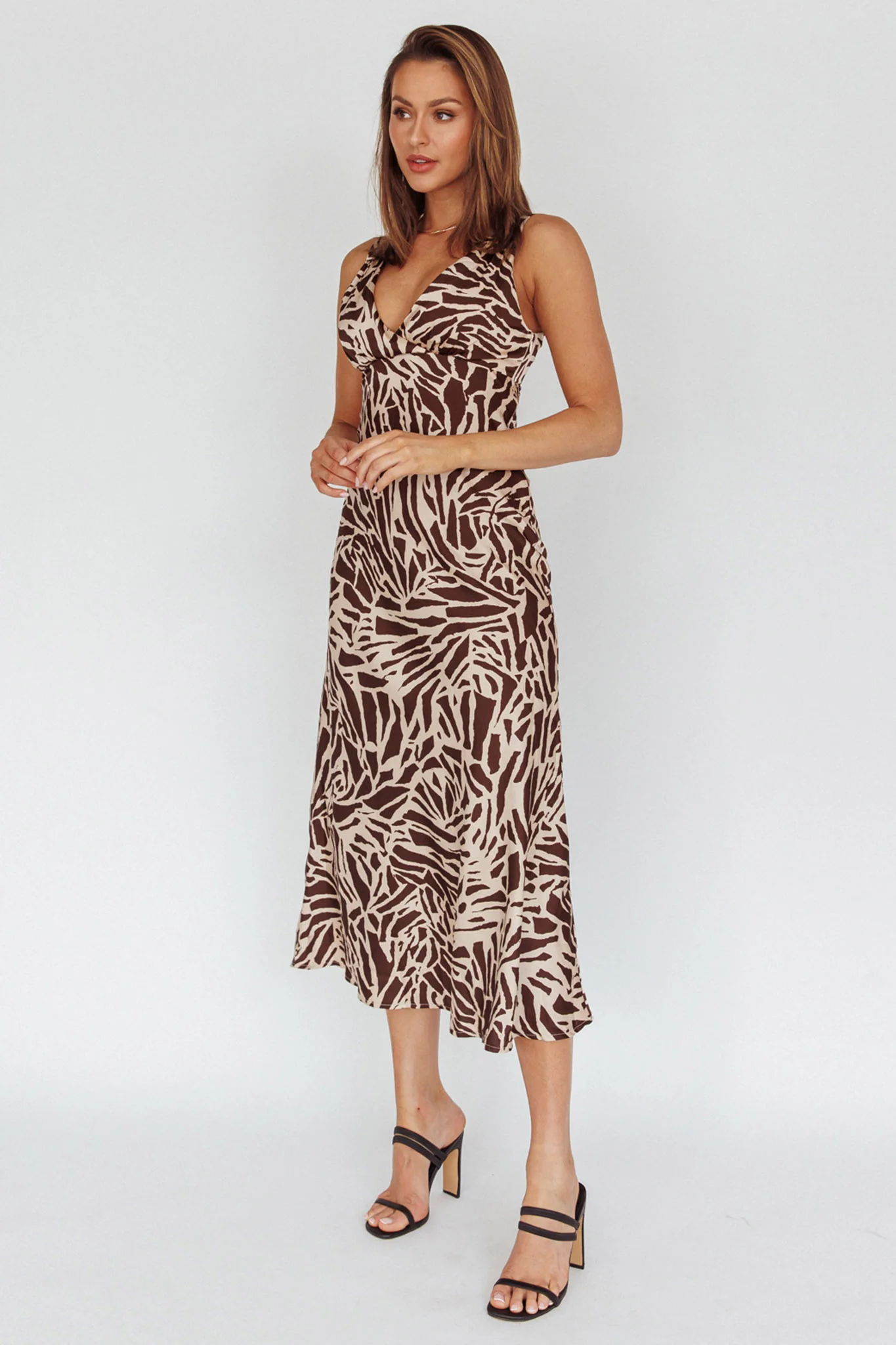Turin V-Neckline Print Midi Dress Chocolate - Image 5