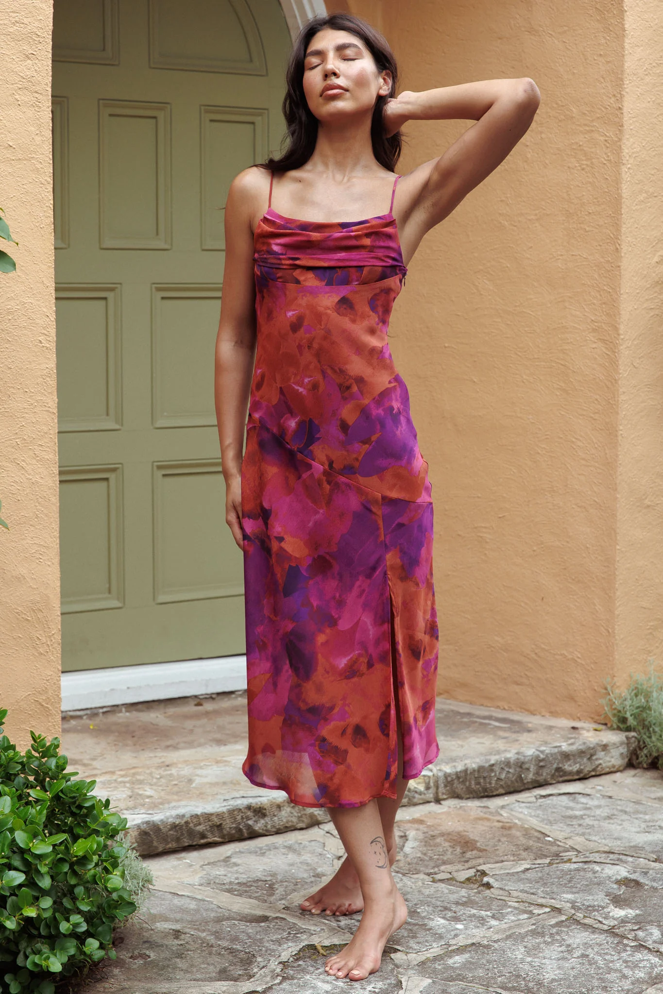 Well Versed Pleated Bust Front Split Dress Dark Rose - Image 3